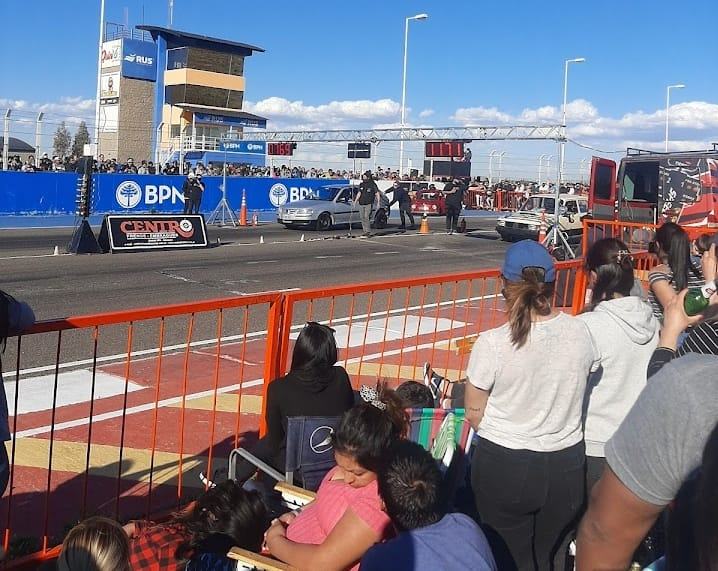 02-Picadas-Publico-Centenario-Neuquen-carreras-Autodromo