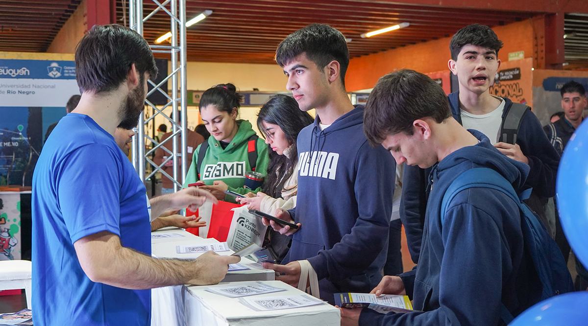 03-jovenes neuquinos-Expo-Vocacional-Duam-Espacio-ESCUELAS SECUNDARIAS