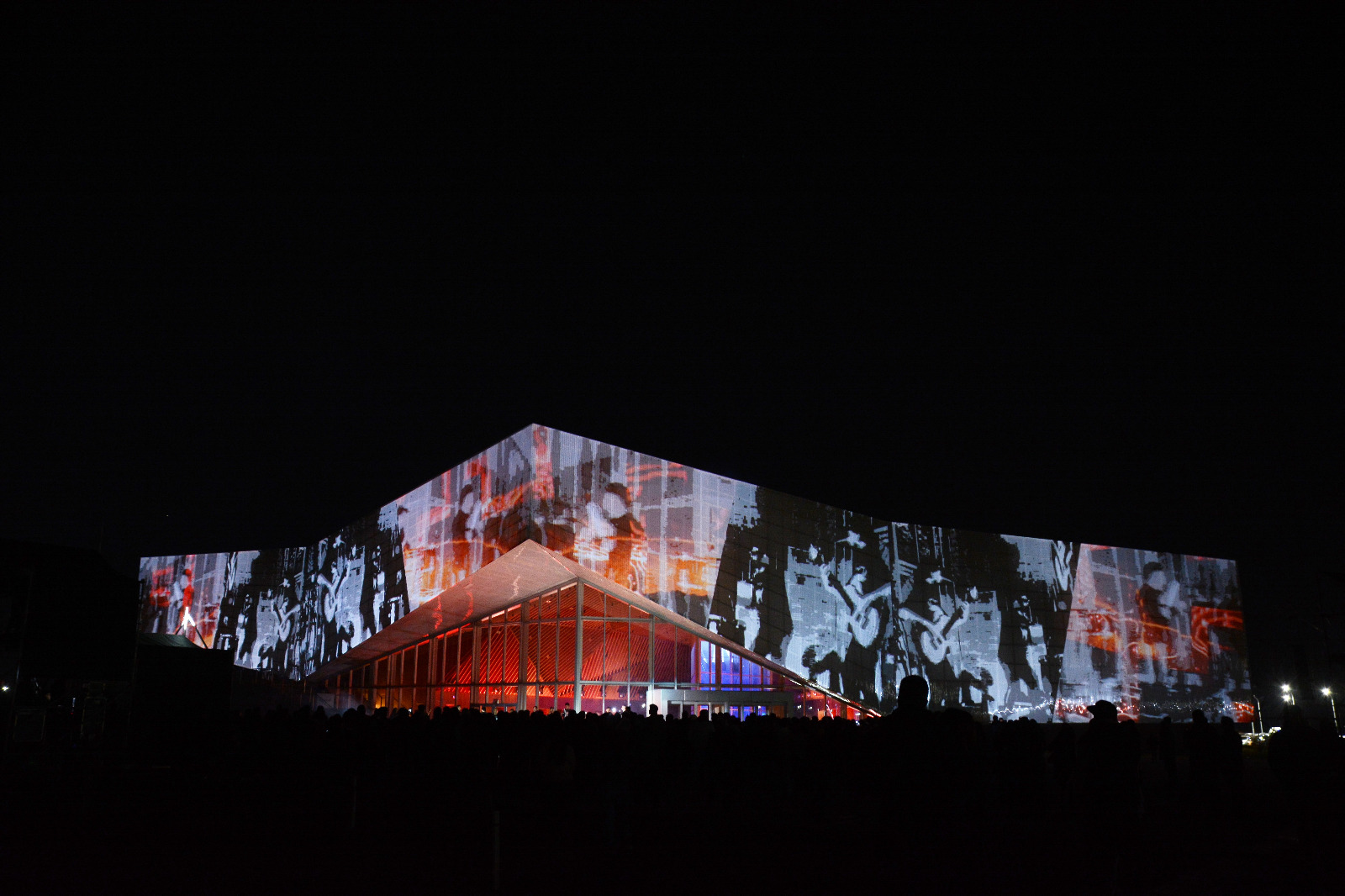 La ciudad de Neuquén estreno su nuevo Centro de Convenciones